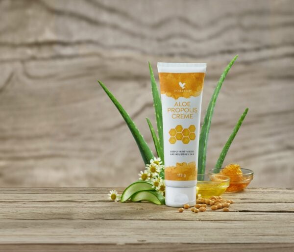 Aloe Propolis Creme mit Aloe Vera, Honig und Bienenwachs, natürliche Hautpflege für Feuchtigkeit und Pflege, in umweltfreundlicher Verpackung, ideal für trockene und empfindliche Haut.